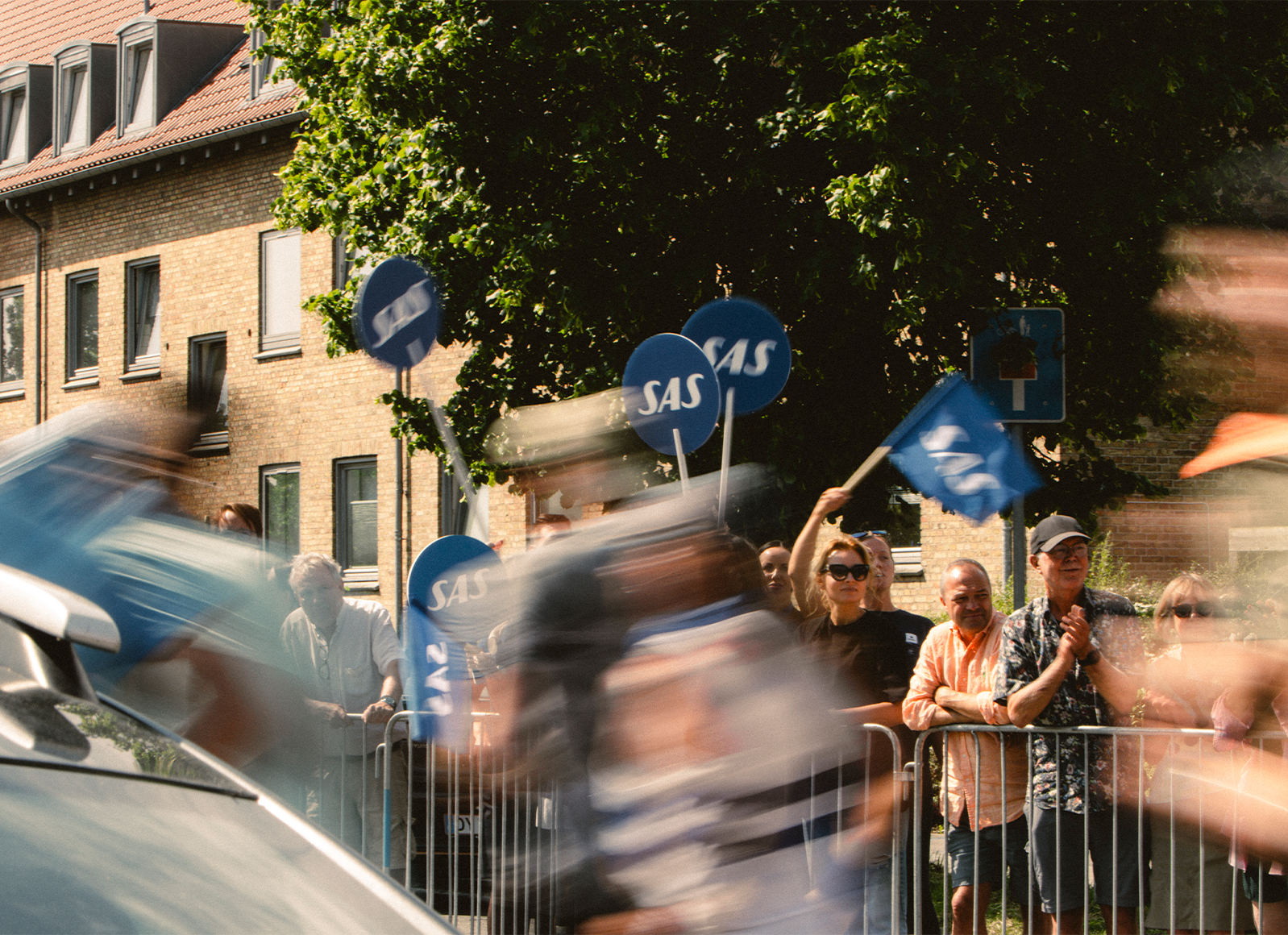 1-Wide_1598x1160_services